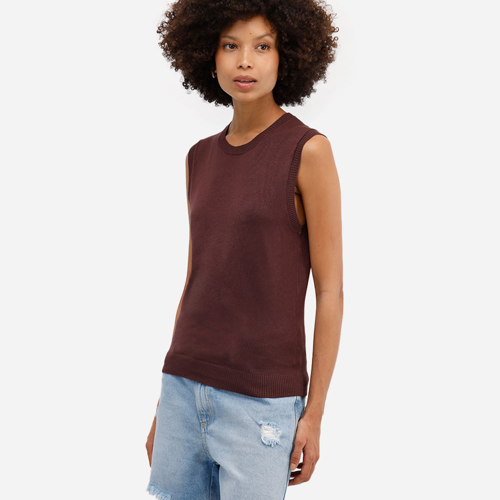 Colete básico feminino de tricot marrom Colete básico feminino de tricot marrom