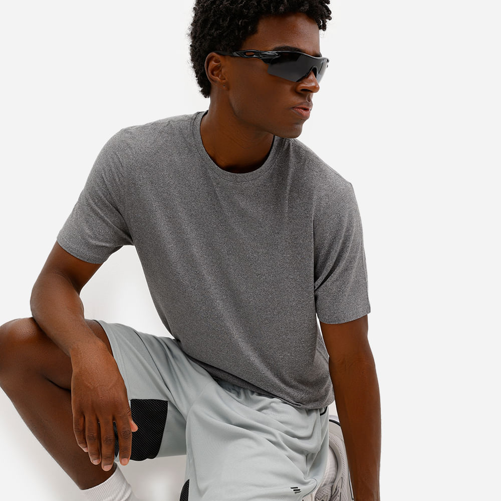 Camiseta masculina manga curta cinza Camiseta masculina manga curta cinza