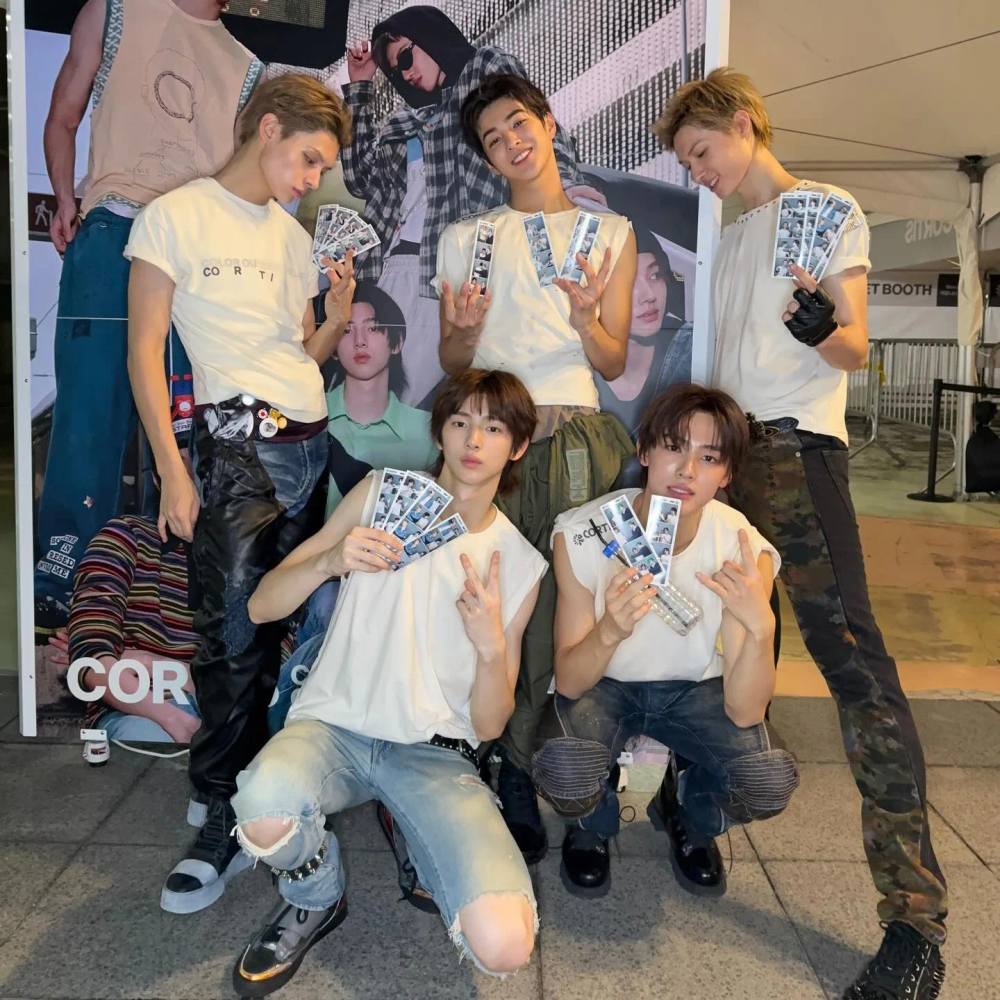 8Pcs/Set Kpop Idol CORTIS Funny 4-Piece Grid Selfie Double-Sided Bookmark Card MARTIN JAMES JUHOON SEONGHYEON KEONHO Fans Gift 8Pcs/Set Kpop Idol CORTIS Funny 4-Piece Grid Selfie Double-Sided Bookmark Card MARTIN JAMES JUHOON SEONGHYEON KEONHO Fans Gift