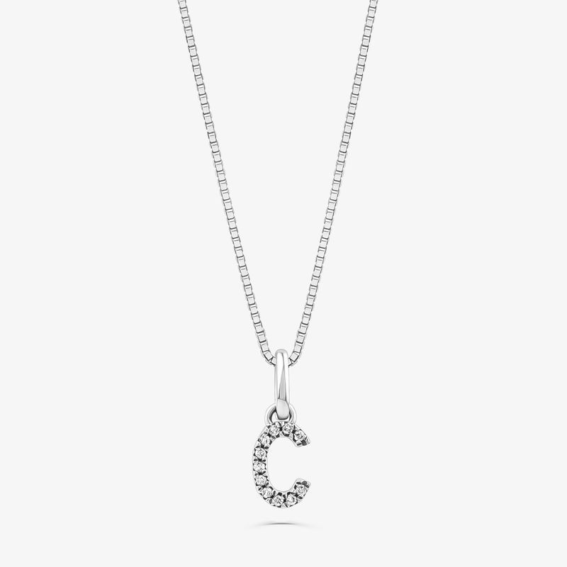 Pingente Letra C com Diamante em Ouro Branco 18k Pingente Letra C com Diamante em Ouro Branco 18k