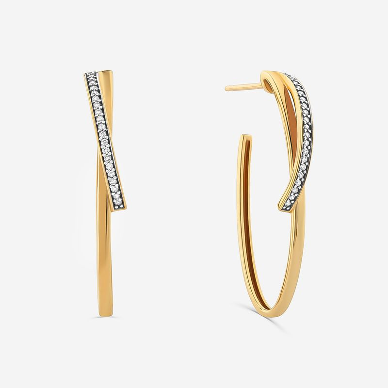 Brinco Meia Argola com Diamantes em Ouro Amarelo 18k Brinco Meia Argola com Diamantes em Ouro Amarelo 18k