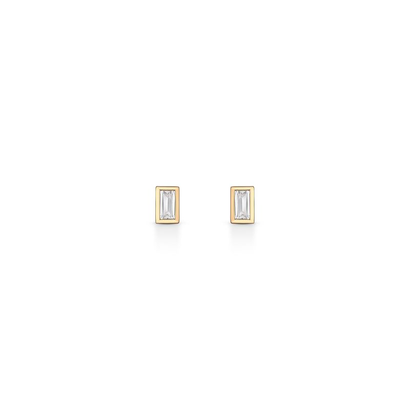 Brinco Stud Cravejado em Prata 925 com Banho de Ouro Amarelo 18k Brinco Stud Cravejado em Prata 925 com Banho de Ouro Amarelo 18k