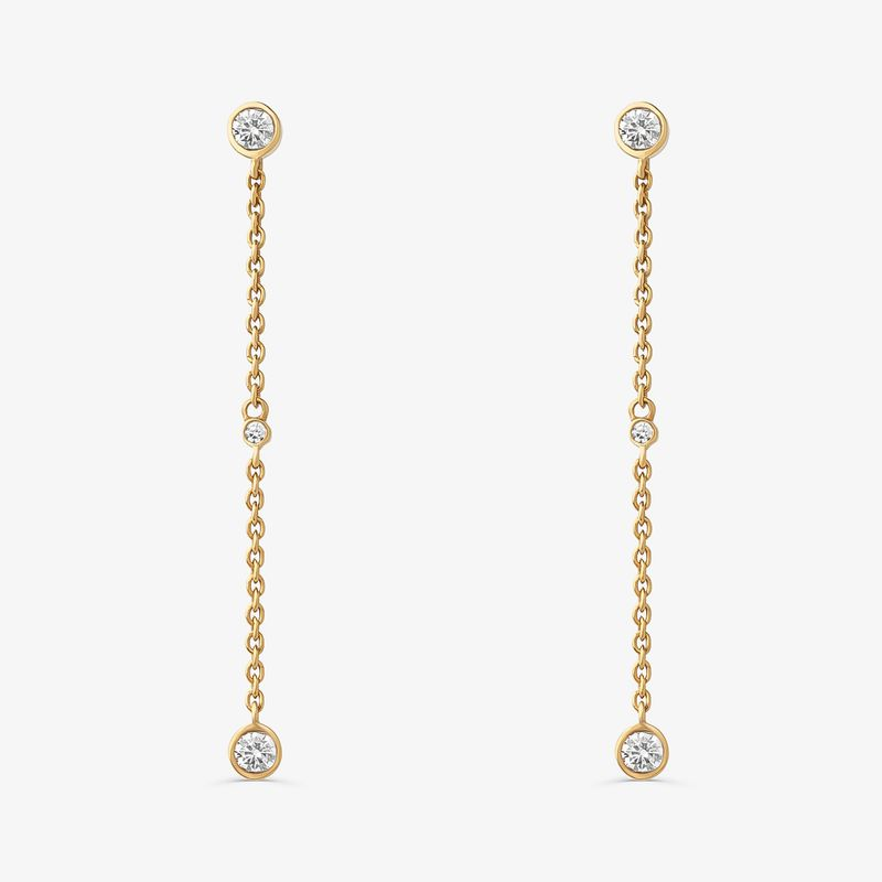 Brinco Longo Cravejado em Prata 925 com Banho de Ouro Amarelo 18k Brinco Longo Cravejado em Prata 925 com Banho de Ouro Amarelo 18k
