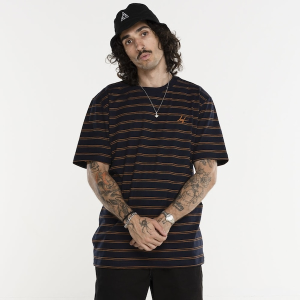 Camiseta HUF Manga Curta Listrada Camiseta HUF Manga Curta Listrada