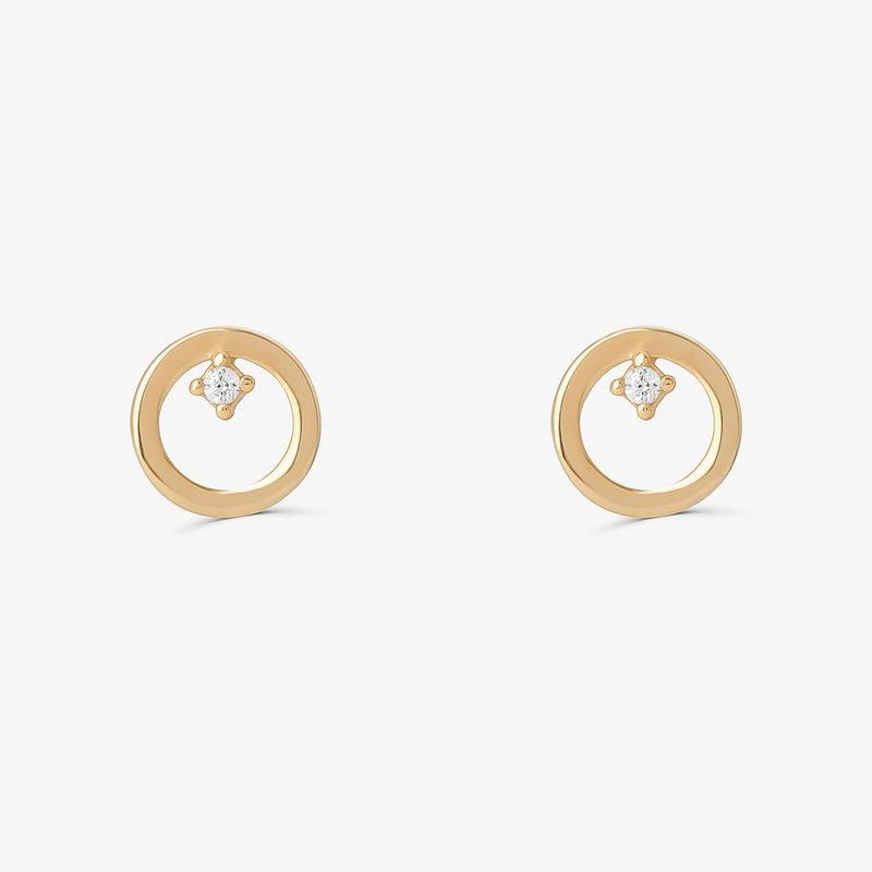 Brinco Círculo com Zircônia em Prata 925 com Banho de Ouro Amarelo 18k Brinco Círculo com Zircônia em Prata 925 com Banho de Ouro Amarelo 18k