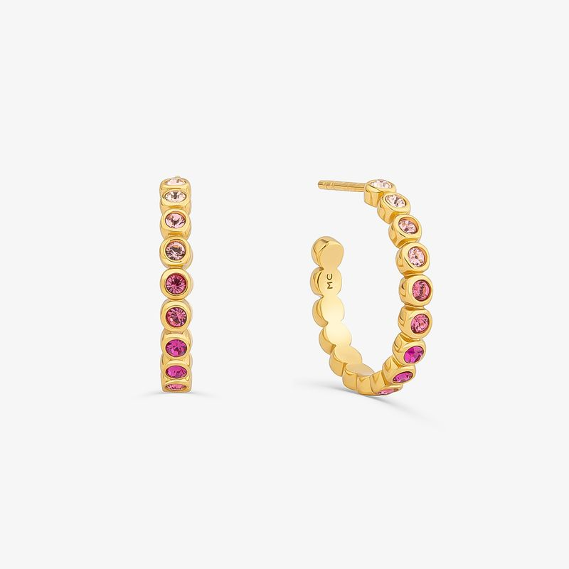 Argola Cravejada em Prata 925 com Banho de Ouro Amarelo 18k Argola Cravejada em Prata 925 com Banho de Ouro Amarelo 18k