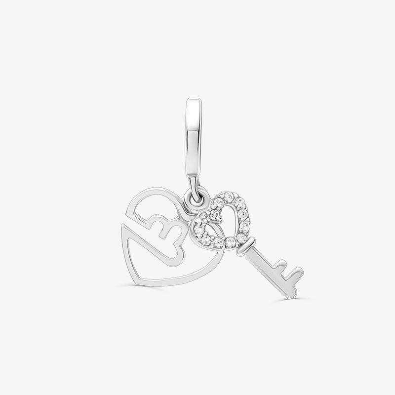 Charm Coração com Chave Cravejado em Prata 925 Charm Coração com Chave Cravejado em Prata 925