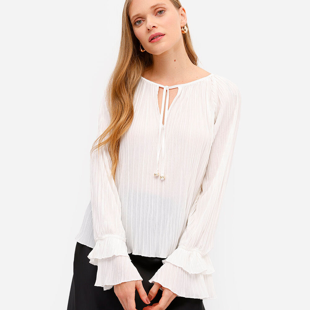 Bata feminina plissada com babado off white Bata feminina plissada com babado off white