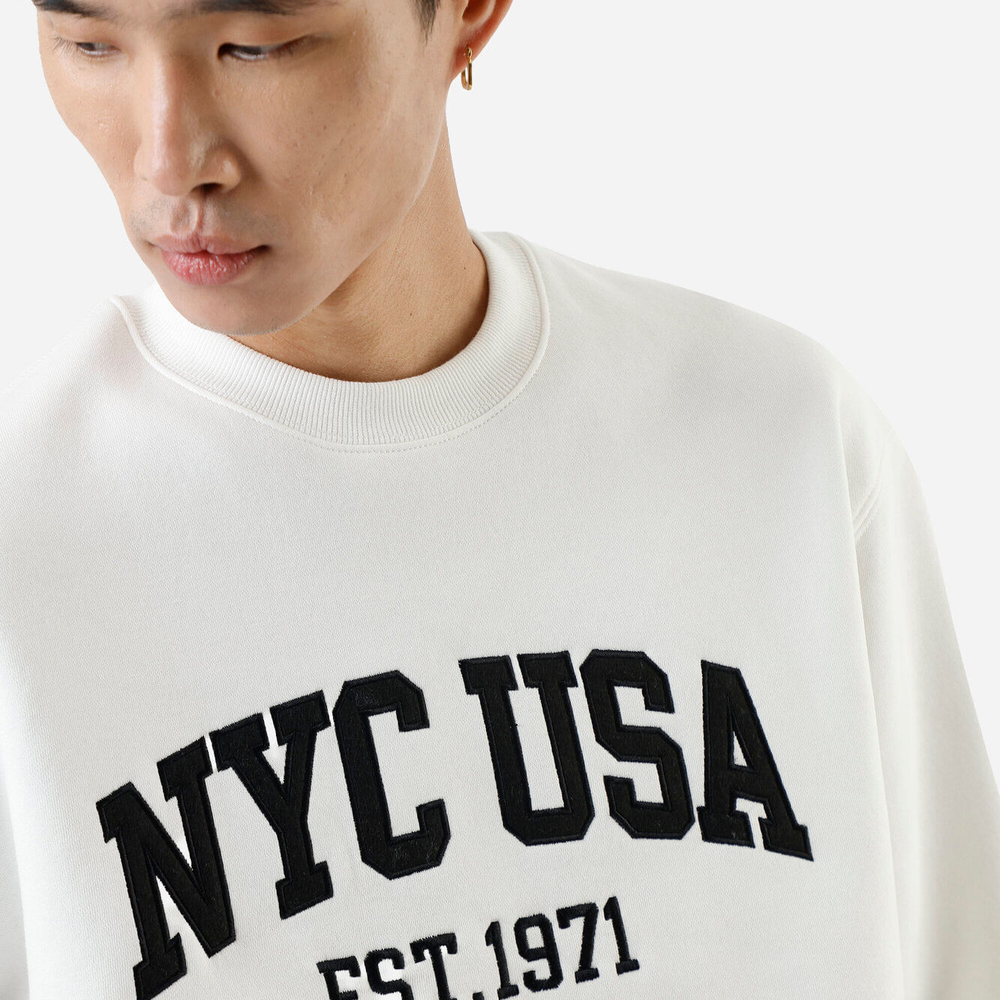 Blusão oversized masculino de moletom bordado branco Blusão oversized masculino de moletom bordado branco