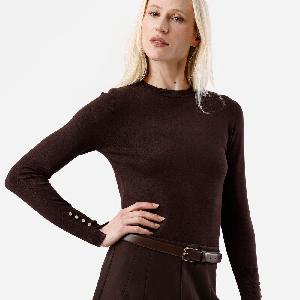 Suéter feminino de tricot gola redonda marrom Suéter feminino de tricot gola redonda marrom
