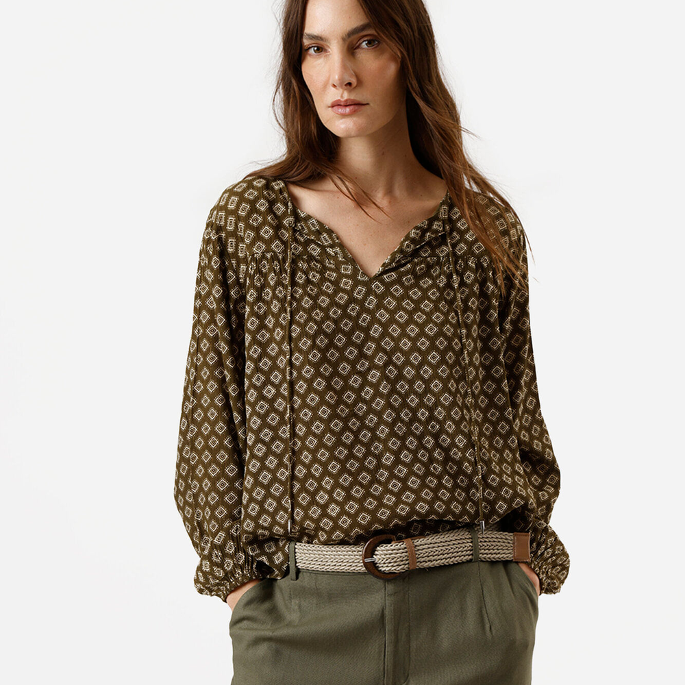 Bata feminina com viscose e lurex étnica verde Bata feminina com viscose e lurex étnica verde