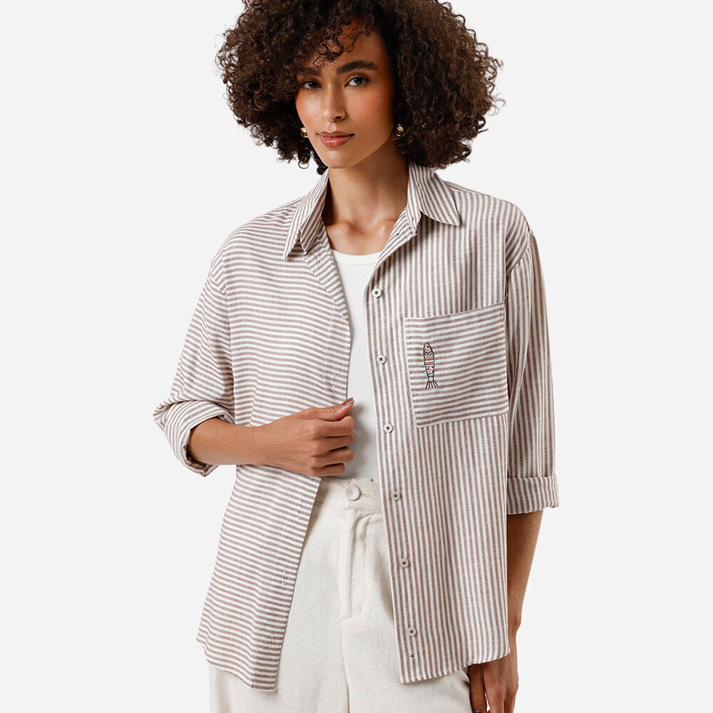 Camisa oversized feminina com algodão listrada marrom Camisa oversized feminina com algodão listrada marrom