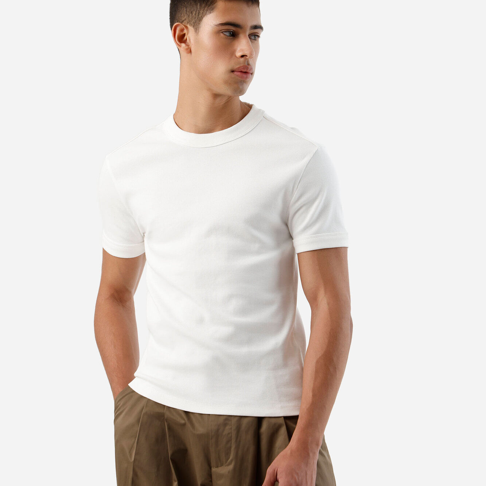 Camiseta slim fit masculina de algodão manga curta canelada off white Camiseta slim fit masculina de algodão manga curta canelada off white