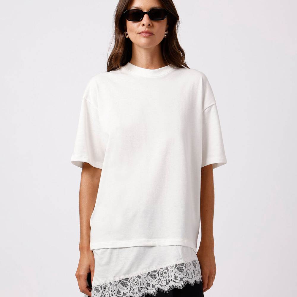Camiseta alongada feminina de algodão com renda mindset off white