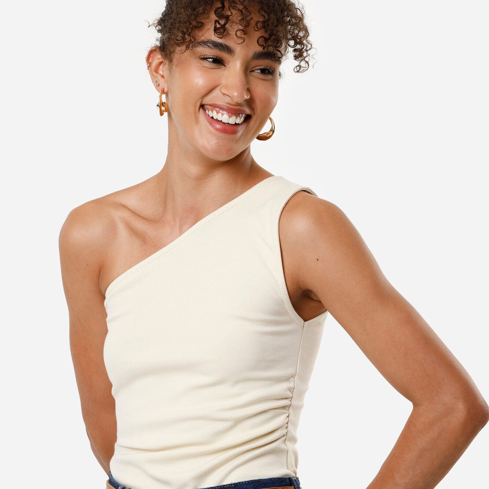 Blusa feminina assimétrica franzida bege Blusa feminina assimétrica franzida bege