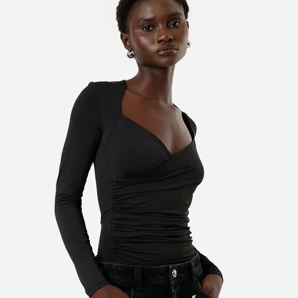 Blusa feminina decote v manga longa franzida preta Blusa feminina decote v manga longa franzida preta