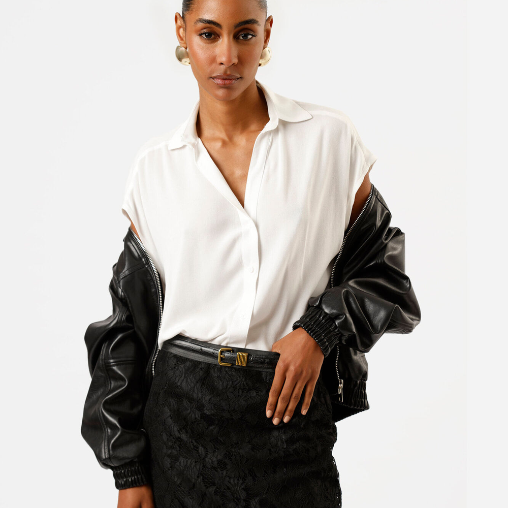 Camisa feminina de viscose manga curta off white Camisa feminina de viscose manga curta off white