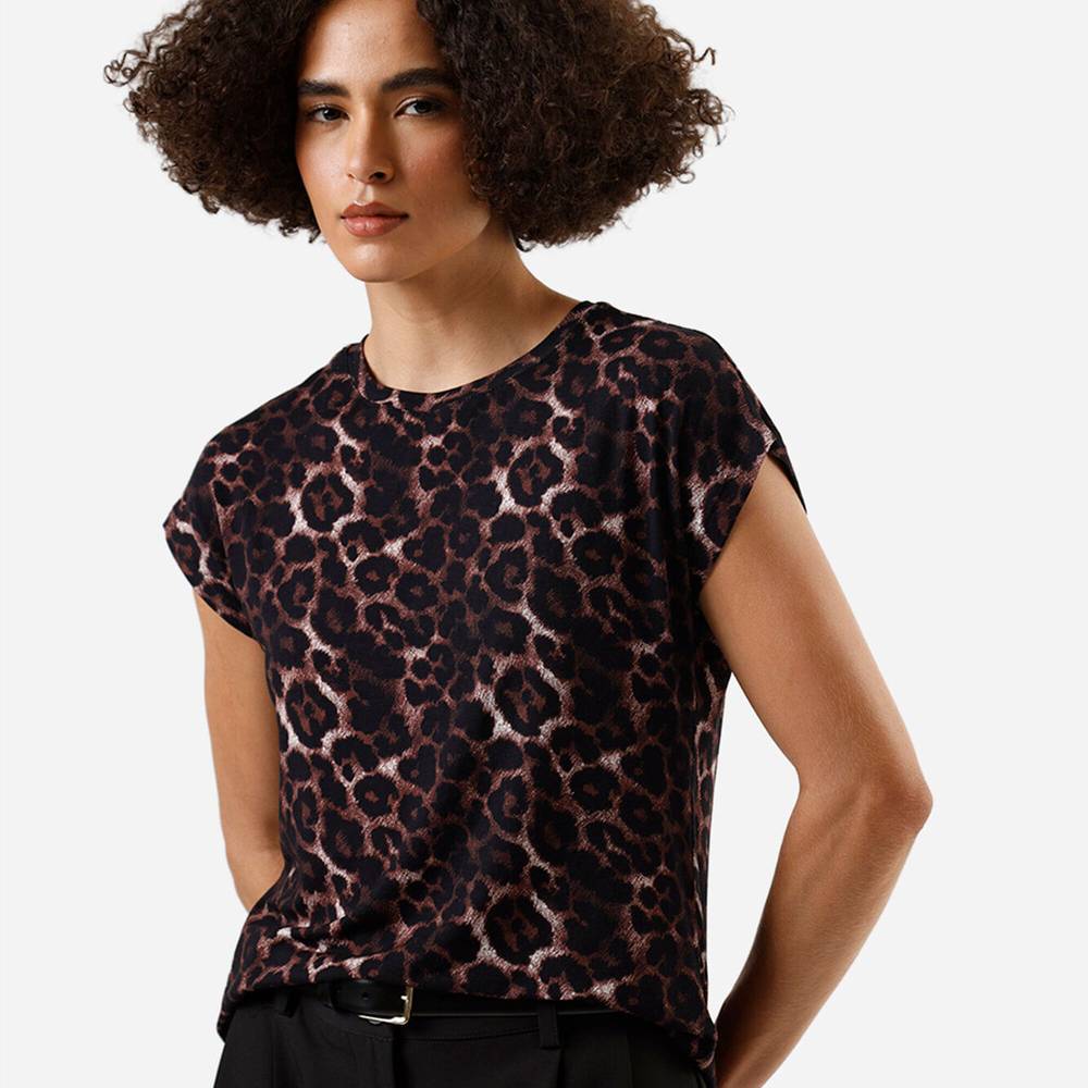 Blusa feminina de viscose manga curta animal print marrom Blusa feminina de viscose manga curta animal print marrom