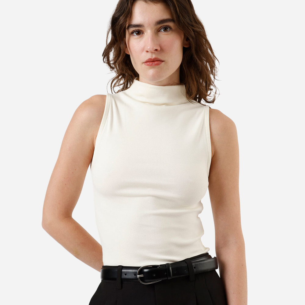 Blusa feminina de algodão gola alta canelada bege Blusa feminina de algodão gola alta canelada bege