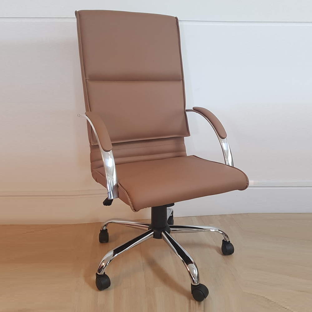 Cadeira Giratória Escritório Boss Presidente Caramelo Relax Base Cromada c/ Rodizio - 100% Nacional Cadeira Giratória Escritório Boss Presidente Caramelo Relax Base Cromada c/ Rodizio - 100% Nacional