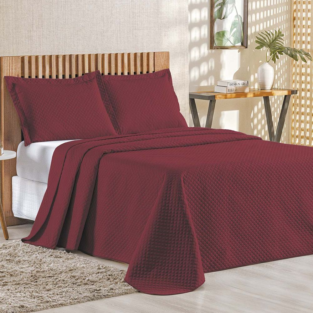 Cobre Leito Queen Bouti Mavie Geométrico Micropercal 180 Fios 3 Peças - Vinho Cobre Leito Queen Bouti Mavie Geométrico Micropercal 180 Fios 3 Peças - Vinho