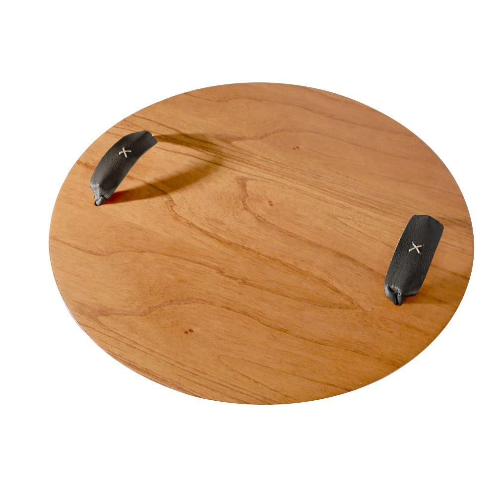 Bandeja Redonda Maré MDF Laminado Castanho com Alça em Couro Preto Bandeja Redonda Maré MDF Laminado Castanho com Alça em Couro Preto