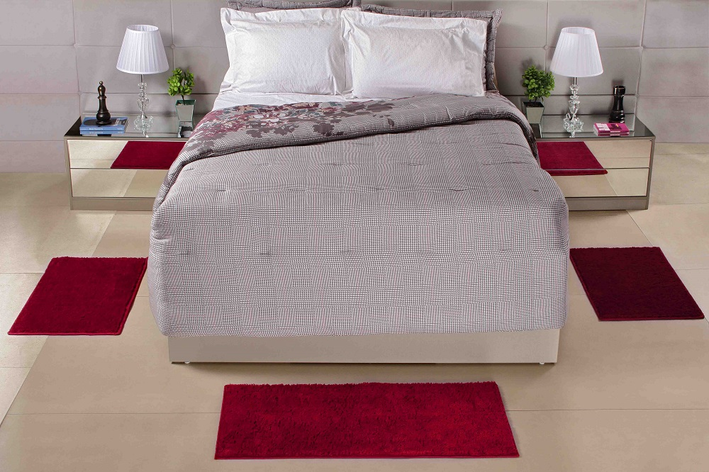 Kit Tapetes Quarto Classic Rubi 3 Peças - Oásis Kit Tapetes Quarto Classic Rubi 3 Peças - Oásis