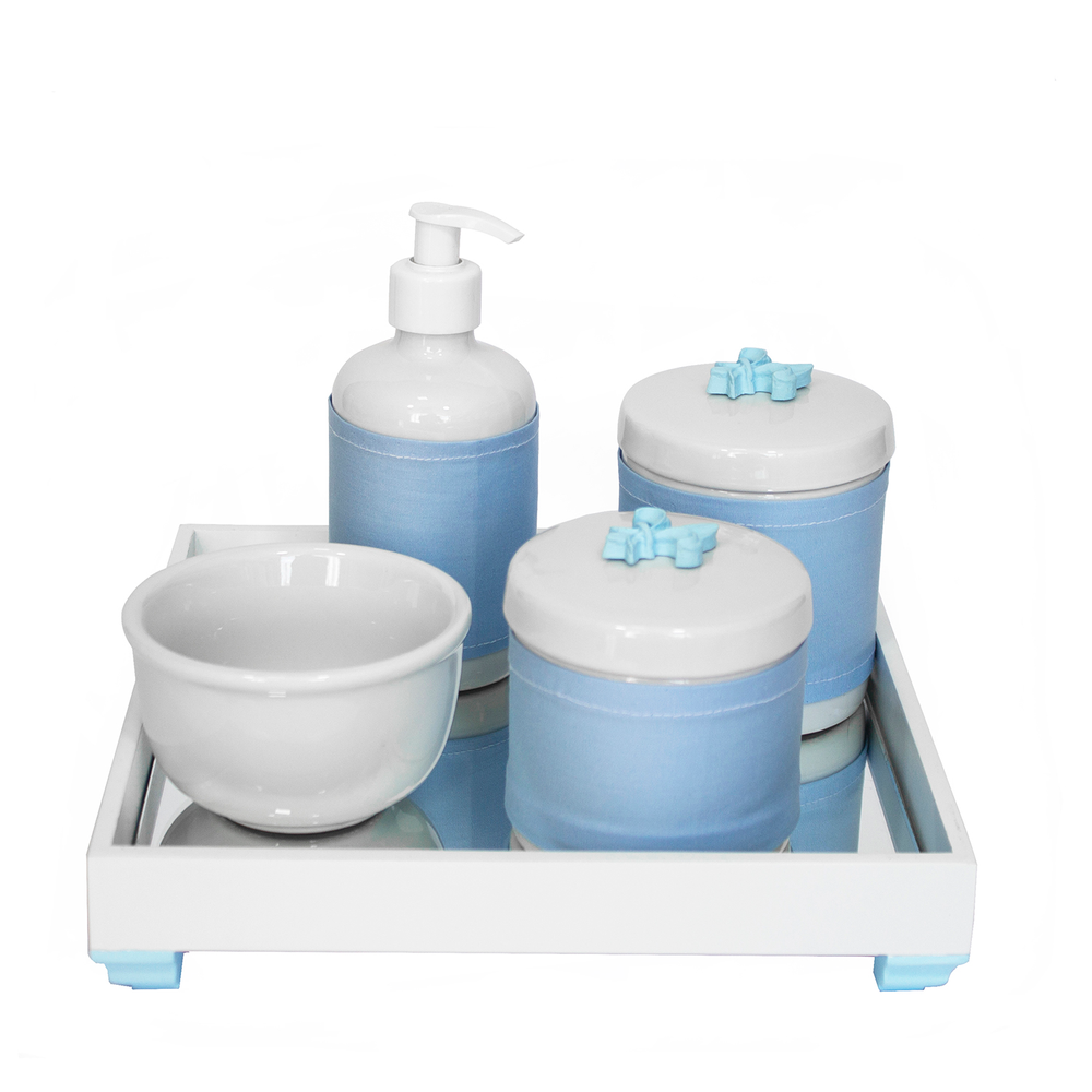 Kit Higiene Espelho Potes, Molhadeira, Porta Álcool-Gel e Capa Flor de Liz Azul Quarto Bebê Menino Kit Higiene Espelho Potes, Molhadeira, Porta Álcool-Gel e Capa Flor de Liz Azul Quarto Bebê Menino