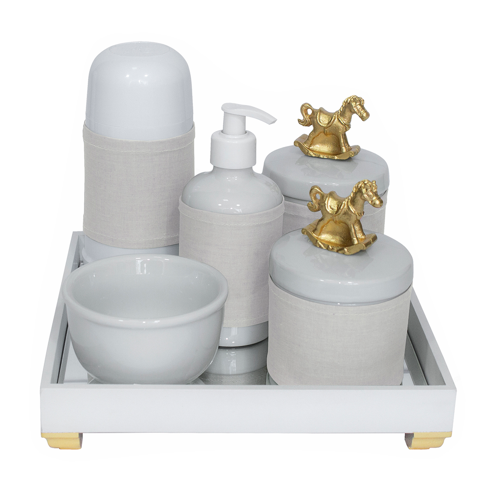 Kit Higiene Espelho Completo Porcelanas, Garrafa Pequena e Capa Cavalinho Dourado Quarto Bebê Unissex