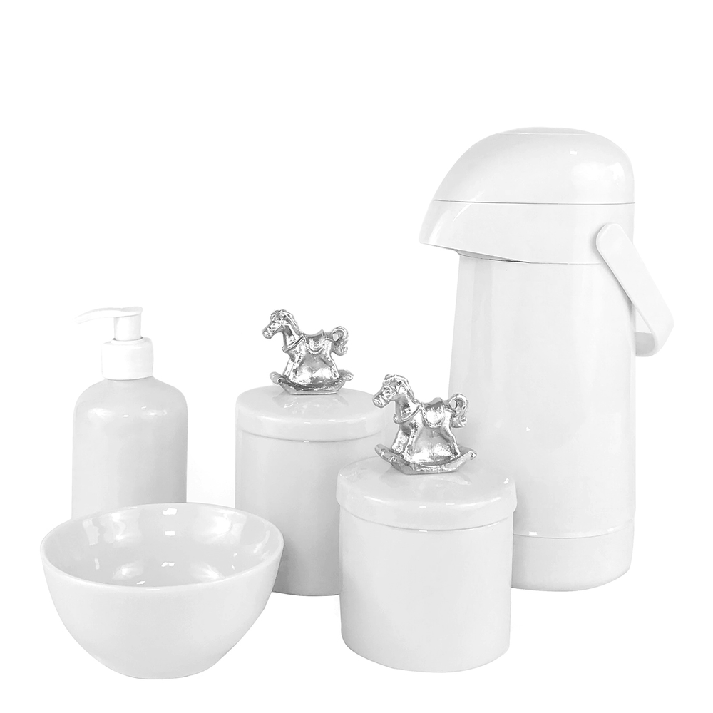 Garrafa, Potes, Molhadeira e Porta Álcool-Gel Cavalinho Prata Quarto Bebê Infantil Unissex Garrafa, Potes, Molhadeira e Porta Álcool-Gel Cavalinho Prata Quarto Bebê Infantil Unissex