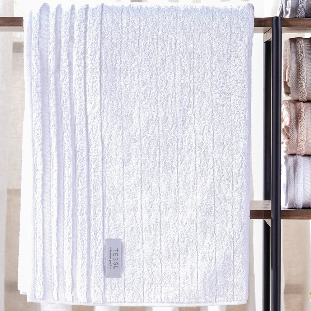 Toalha de Rosto Glamour 100% Algodão 450g/m² 50x80cm Branco Toalha de Rosto Glamour 100% Algodão 450g/m² 50x80cm Branco