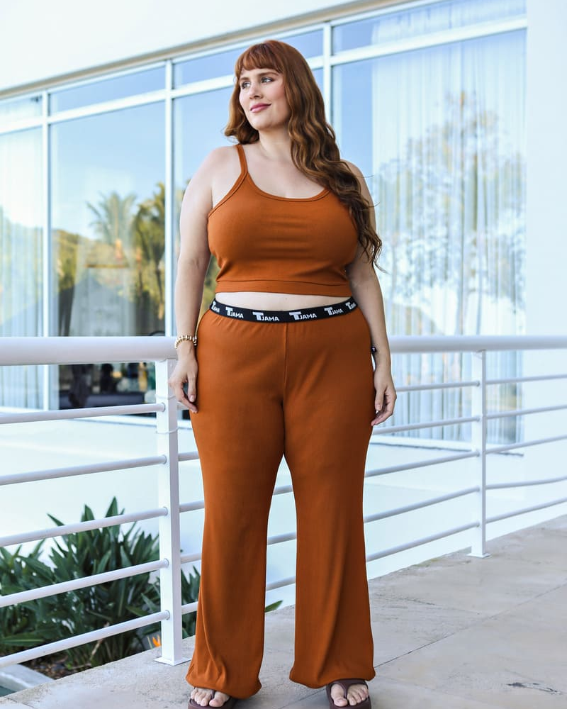 Calça Legging Flare Canelada Marrom Doce de Leite