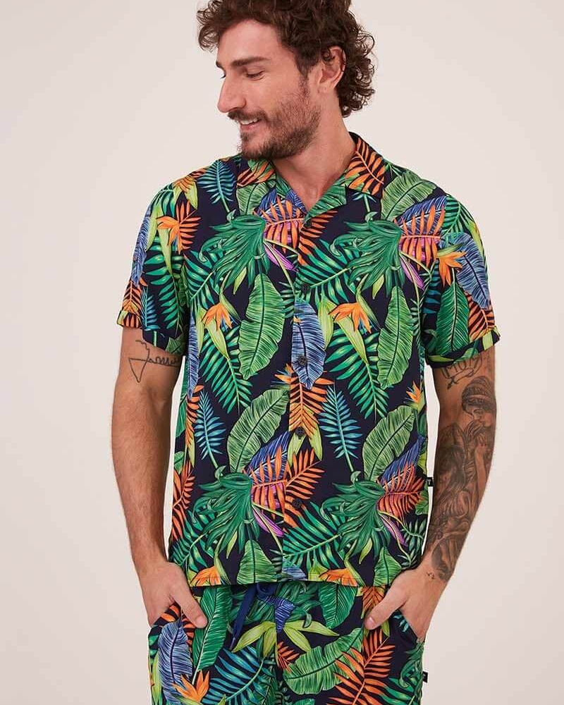 Camisa Manga Curta Estampa Tropical
