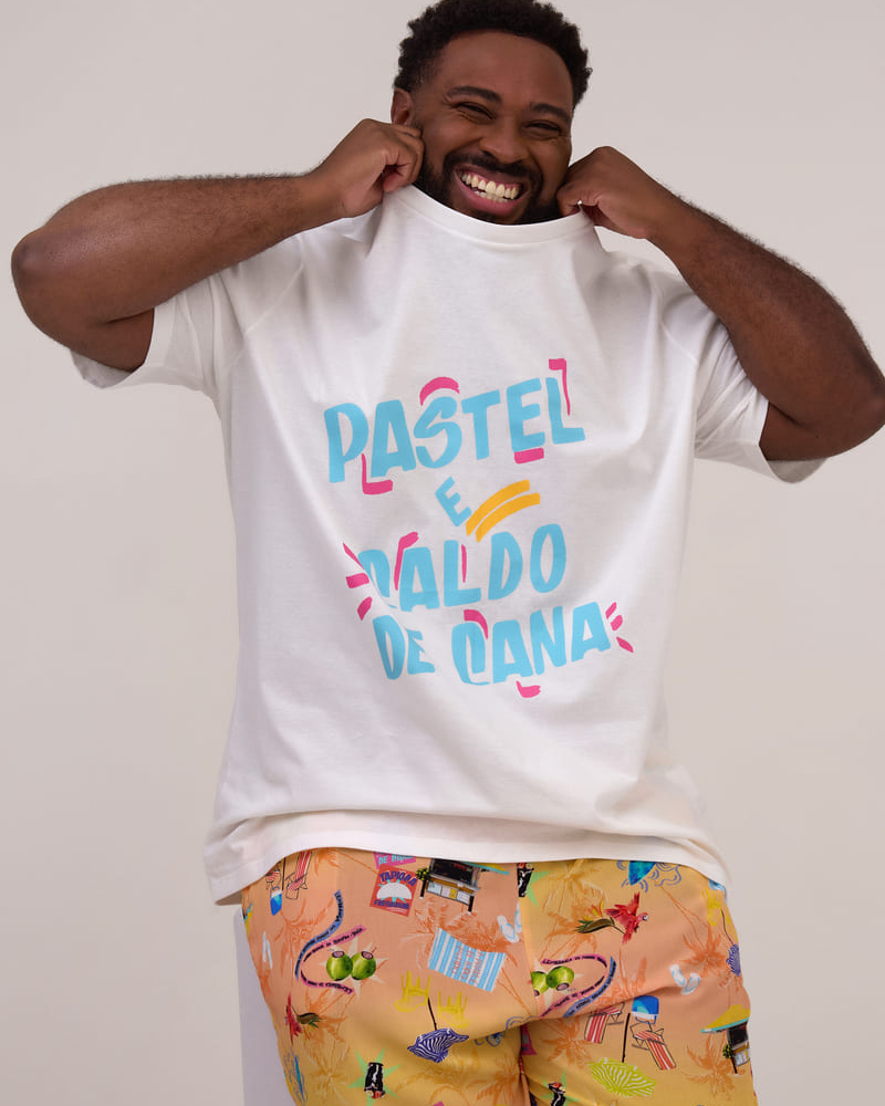 Camiseta Gola Careca Off White Estampa Pastel E Caldo De Cana Camiseta Gola Careca Off White Estampa Pastel E Caldo De Cana