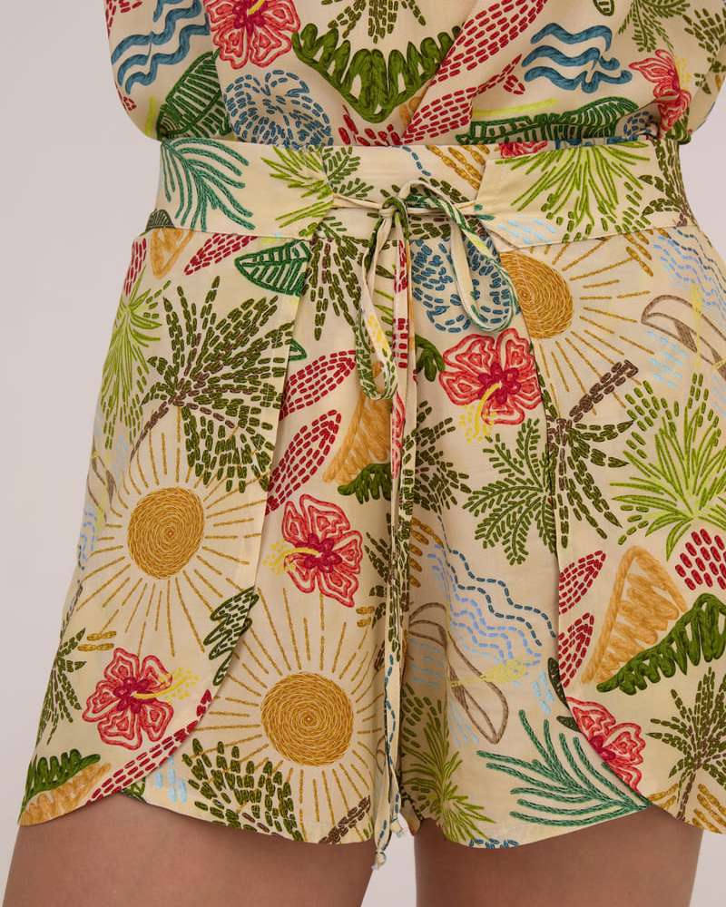 Shorts Recorte Frontal Estampa Aloha