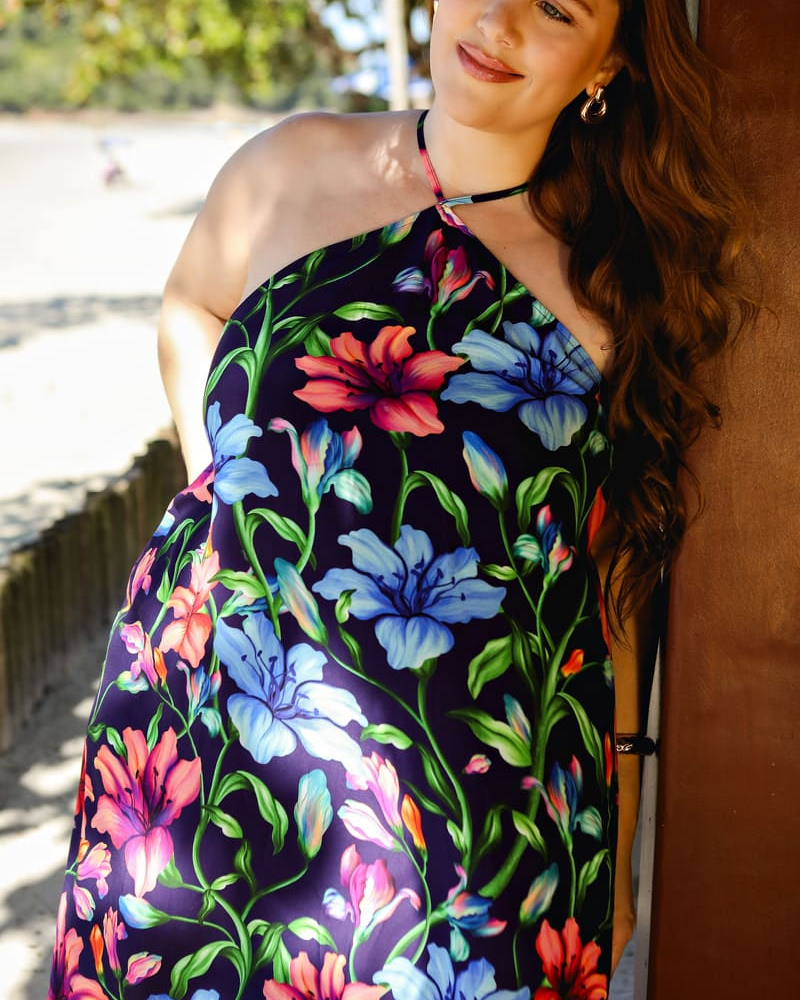 Vestido Curto Frente Única Estampa Floral Anoitecer Vestido Curto Frente Única Estampa Floral Anoitecer
