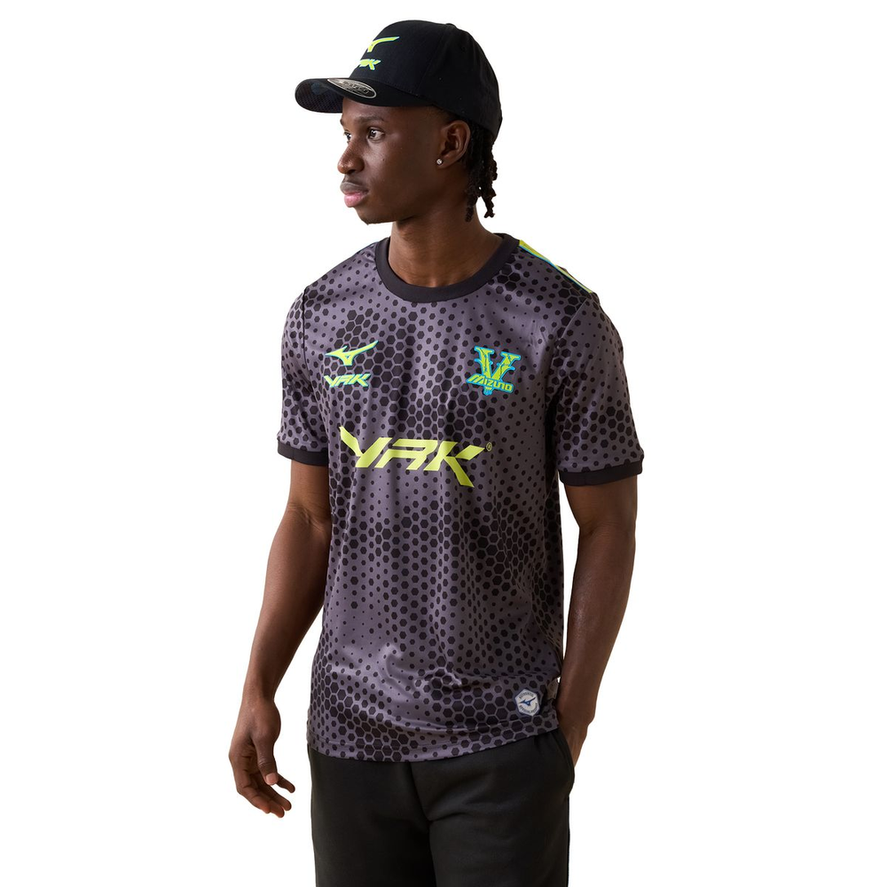 Camiseta Casual Vrunk x Mizuno Jersey P Preto Camiseta Casual Vrunk x Mizuno Jersey P Preto
