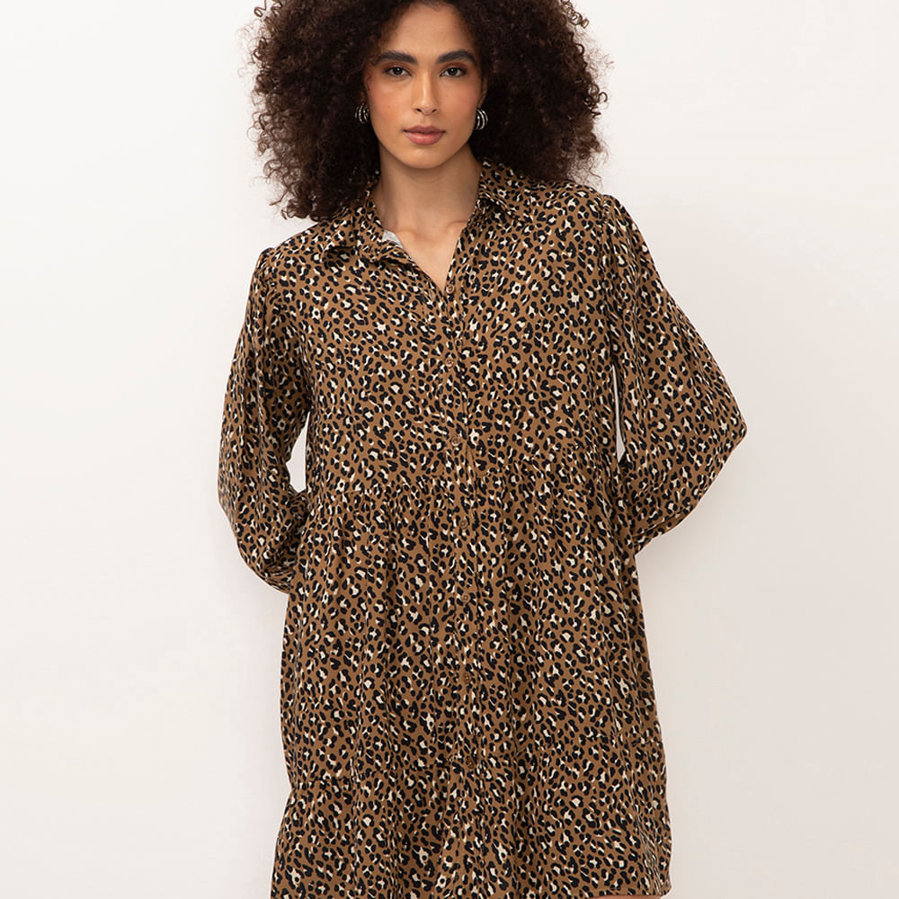 Vestido de viscose chemise curto animal print marrom Vestido de viscose chemise curto animal print marrom