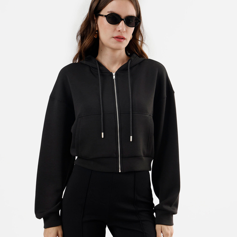 Blusão feminino de moletom com capuz preto Blusão feminino de moletom com capuz preto