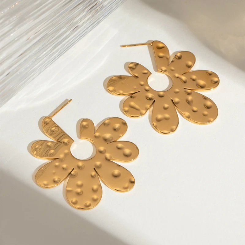 Loe| 18k Gold Flower Earrings. Stainless Steel. Hammer. Fashion Modern Party Jewelry. New 2024 Loe| 18k Gold Flower Earrings. Stainless Steel. Hammer. Fashion Modern Party Jewelry. New 2024