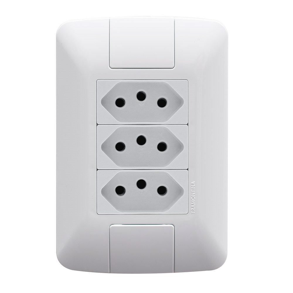 Tomada Aria Tramontina Tripla 2P+T 10A com Placa Branco Tomada Aria Tramontina Tripla 2P+T 10A com Placa Branco