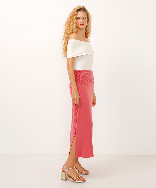 Saia midi com franzido e fenda rosa Saia midi com franzido e fenda rosa