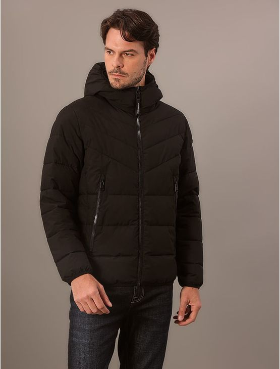 Jaqueta Masculina Matelassê Camuflada Calvin Klein - Preto Jaqueta Masculina Matelassê Camuflada Calvin Klein Preto Gg