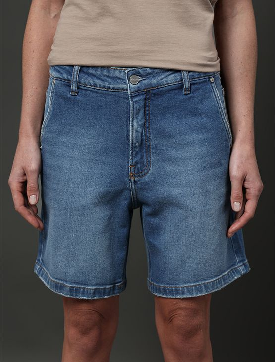 Bermuda Jeans Feminina Bolso Faca Calvin Klein - Azul Médio Bermuda Jeans Feminina Bolso Faca Calvin Klein Azul Médio 38