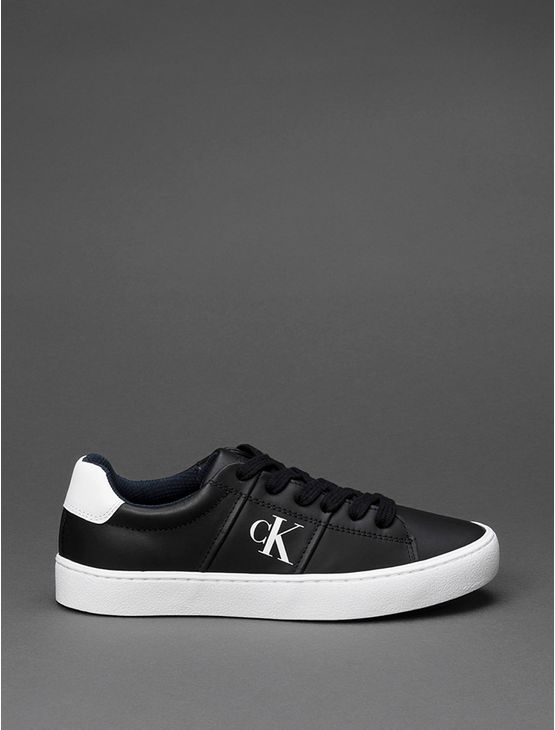 Tênis Menino Skate Side Calvin Klein Jeans - Preto Tênis Menino Skate Side Calvin Klein Jeans Preto 30 Tênis Menino Skate Side Calvin Klein Jeans - Preto Tênis Menino Skate Side Calvin Klein Jeans Preto 30
