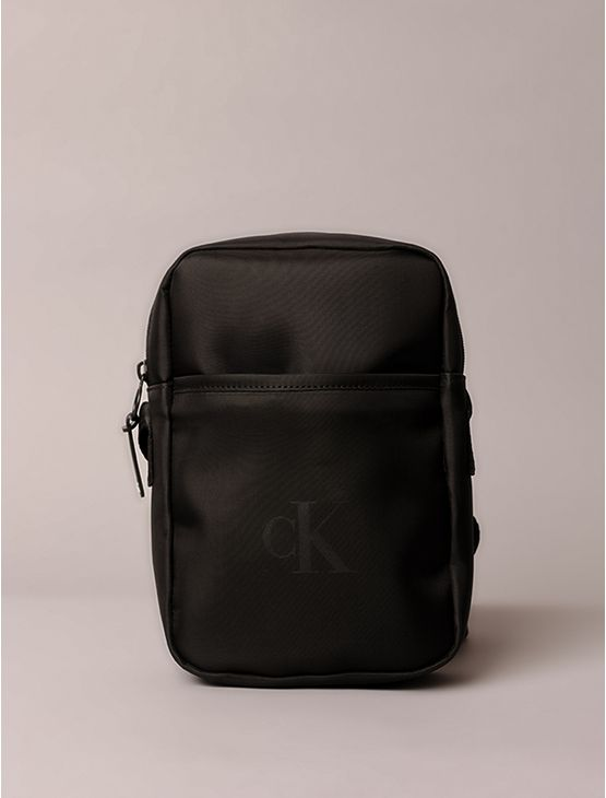 Bolsa Pequena Calvin Klein Jeans - Preto Bolsa Pequena Calvin Klein Jeans Preto u Bolsa Pequena Calvin Klein Jeans - Preto Bolsa Pequena Calvin Klein Jeans Preto u