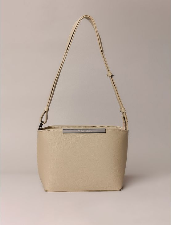 Bolsa Média Calvin Klein Feminina Placa Calvin Klein - Caqui Claro Bolsa Média Calvin Klein Feminina Placa Calvin Klein Caqui Claro u Bolsa Média Calvin Klein Feminina Placa Calvin Klein - Caqui Claro Bolsa Média Calvin Klein Feminina Placa Calvin Klein Caqui Claro u