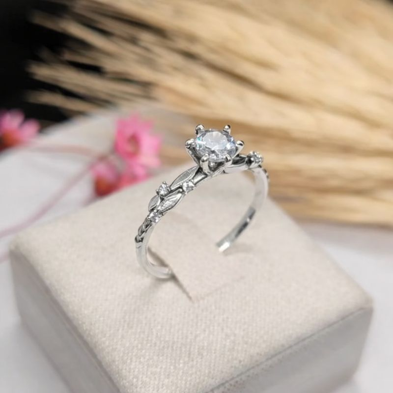 Anel de prata modelo Laurel com Zircônia Anel de prata modelo Laurel com Zircônia