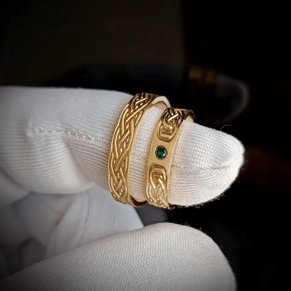 Par Alianças de Moedas Antigas Trabalhadas 4mm Mod. Celtic Par Alianças de Moedas Antigas Trabalhadas 4mm Mod. Celtic