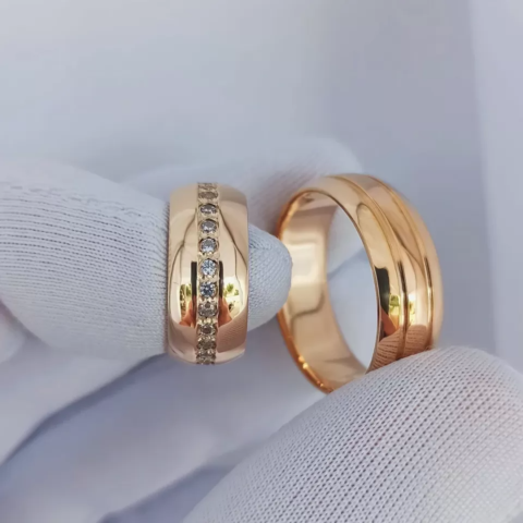 Par de alianças 8mm Abaulada com zircônias (Mod. PD15) Par de alianças 8mm Abaulada com zircônias (Mod. PD15)